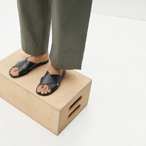 Everlane Black Leather Crossover Sandals Size 7.5